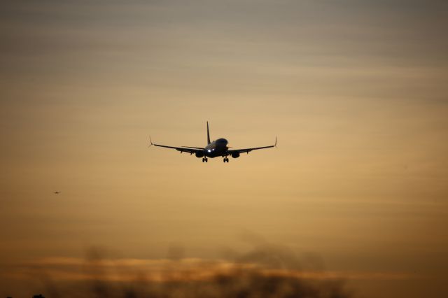 Boeing 737-900 (N889DN)