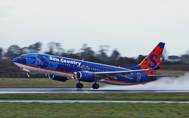 Boeing 737-800 (N818SY) - sun country b737-8 n818sy dep shannon 12/1/17