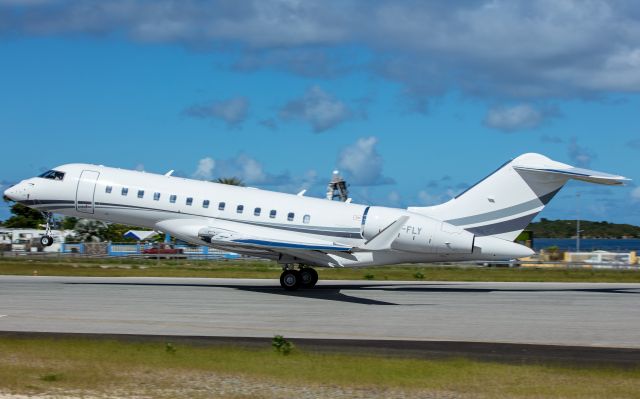 Bombardier Global Express (LX-FLY)