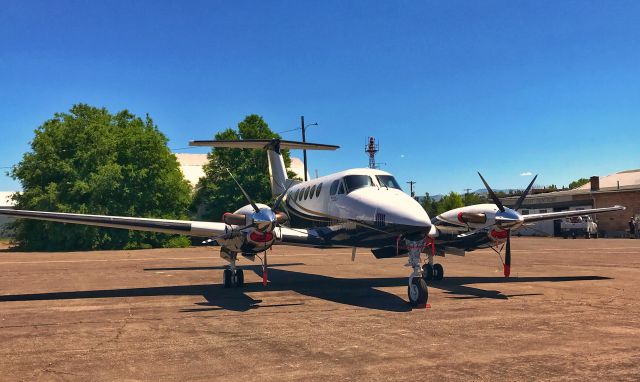 Beechcraft Super King Air 200 (N561SS)