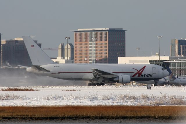 BOEING 767-200 (N312AA)