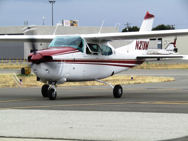 Cessna Centurion (N21BM) - Taxiing at Fullerton