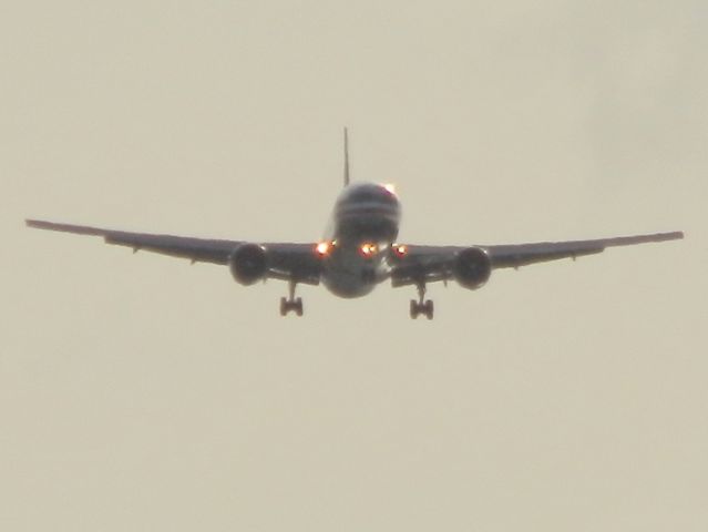 BOEING 767-300 (N363AA)