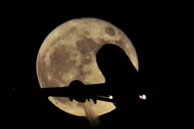 Boeing 737-700 — - Supermoon Departures from Vegas 11-14-16