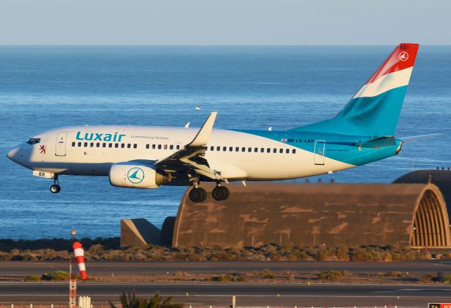 Boeing 737-700 (LX-LBR)