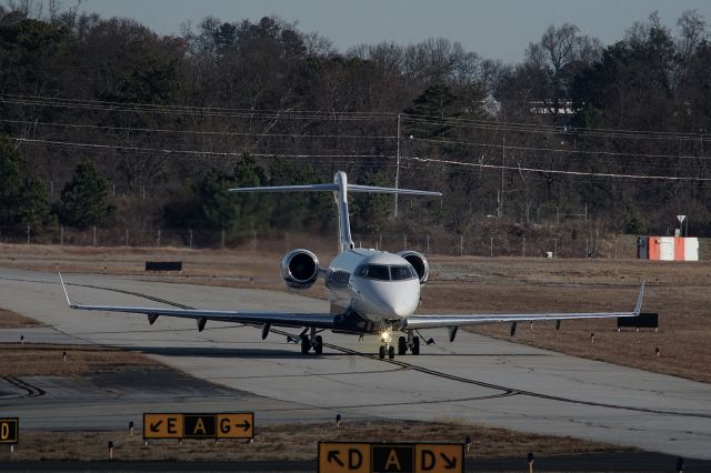 Bombardier Challenger 300 (N535FX) - Email me for the high resolution image! fleishelja@gmail.com