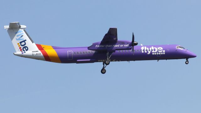 de Havilland Dash 8-400 (G-JECE)