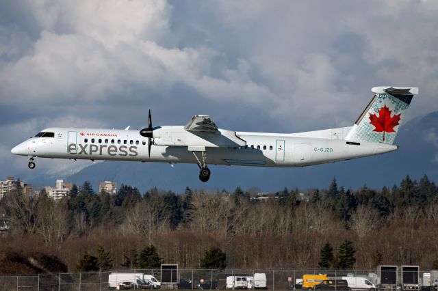 de Havilland Dash 8-400 (C-GJZD)