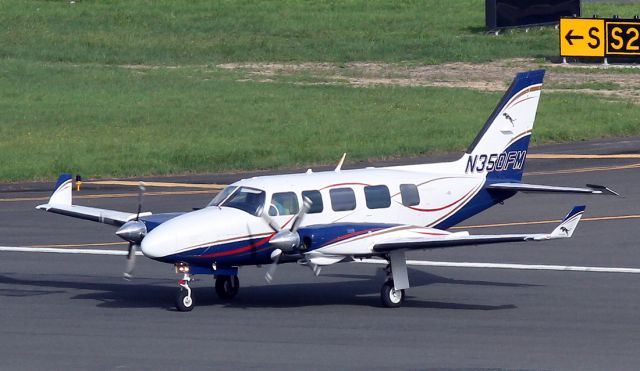 Piper Navajo (N350FM)