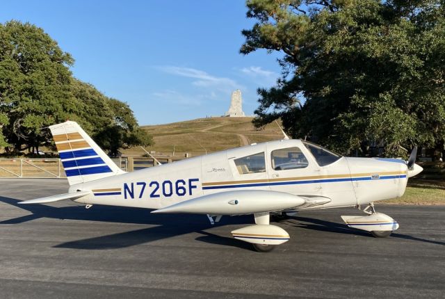 Piper Cherokee (N7206F) - Pre-flight photo op