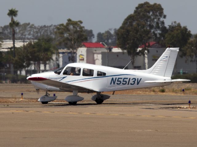 Piper Cherokee (N5513V)