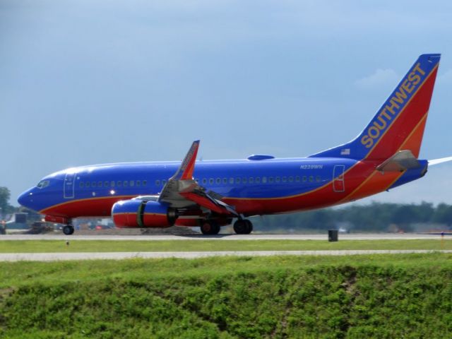 Boeing 737-700 (N239WN)