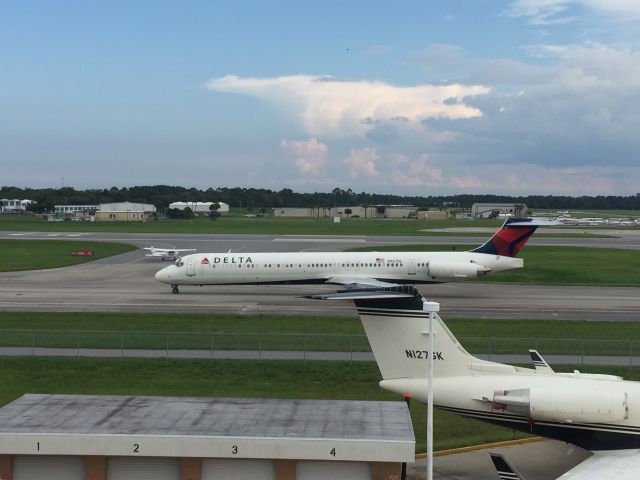 McDonnell Douglas MD-88 (N967DL)