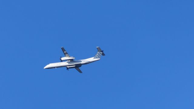 de Havilland Dash 8-400 (C-GLQG)