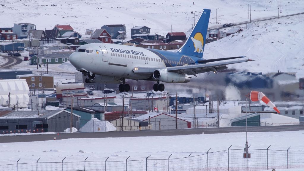 Boeing 737-200 (C-GSPW) - Landing at the Iqaluit airport.