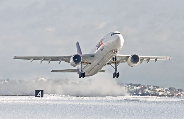 Airbus A300F4-600 (N650FE) - 22R snowy take off after March 13th 2018 Blizzard dumped over a foot at Logan