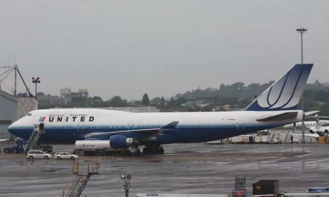 Boeing 747-400 (N174UA)