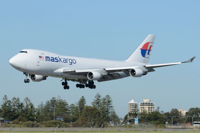 Boeing 747-200 (9M-MPR) - On short finals for runway 05. An irregular visitor to Adelaide. Wednesday, 21st May 2014.