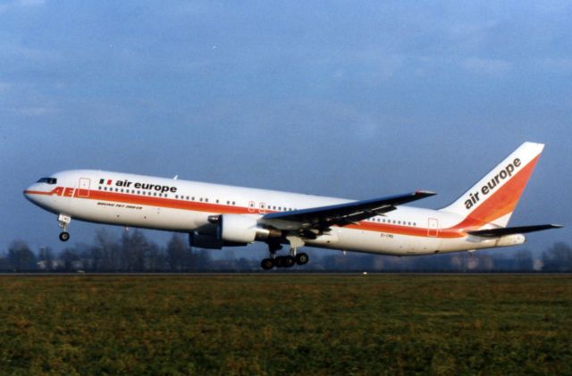 BOEING 767-300 (EI-CMQ) - 1997