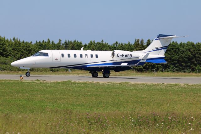 Learjet 40 (C-FWGB)