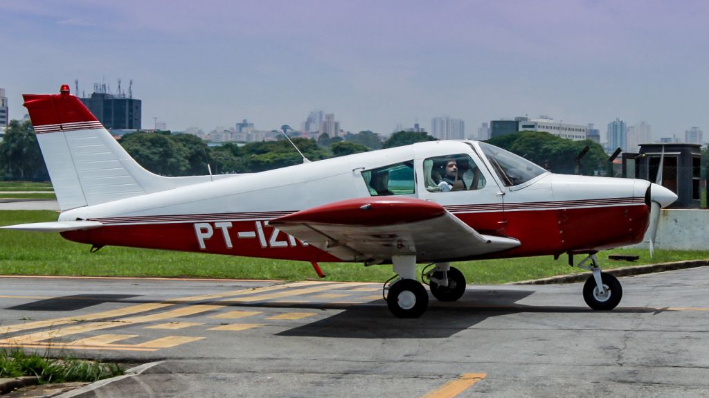 Piper Cherokee (PT-IZN)