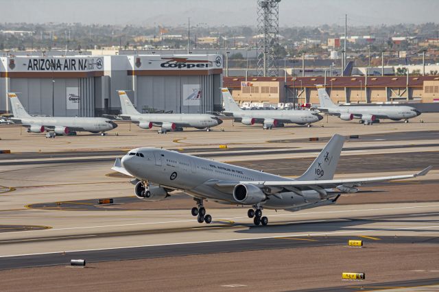 A39004 — - A39-004 Airbus KC-30A (A330-203MRTT) departing KPHX 8 Feb 2021