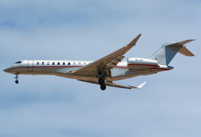 BOMBARDIER BD-700 Global 7500 (9H-VIC)