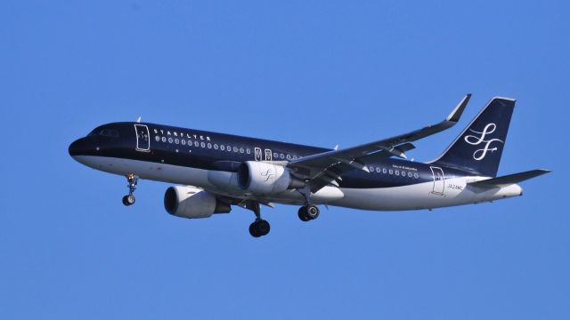 Airbus A320 (JA24MC)