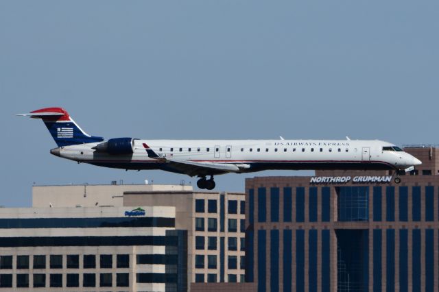 Canadair Regional Jet CRJ-900 (N902FJ) - Landing RWY 19L