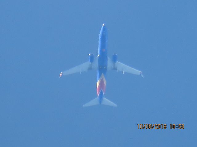 Boeing 737-800 (N8565Z)