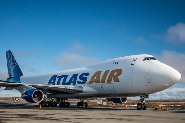 Boeing 747-400 (N446MC)