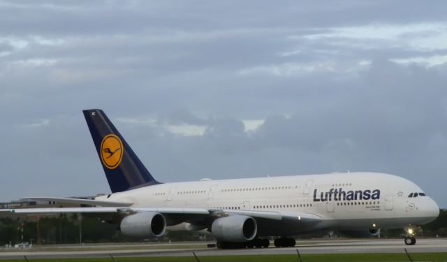 Airbus A380-800 (D-AIMC)