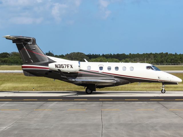 Embraer Phenom 300 (N357FX)