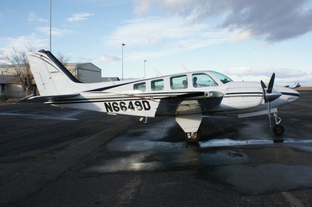 Beechcraft Baron (58) (N6649D)