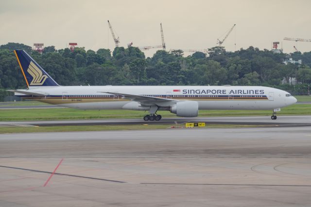 BOEING 777-300ER (9V-SNC)