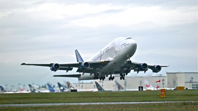 Boeing 747-400 (N718BA) - GTI4536 on rotation from Rwy 16R for a flight to KCHS on 11/20/14. (ln 932 / cn 27042).