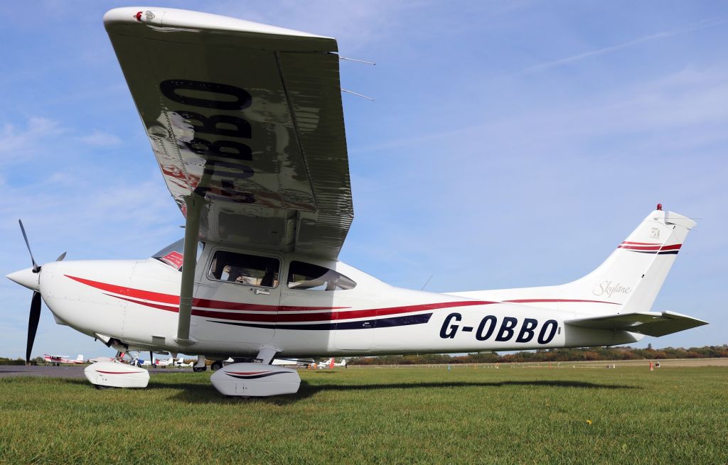 Cessna Skylane (G-OBBO)