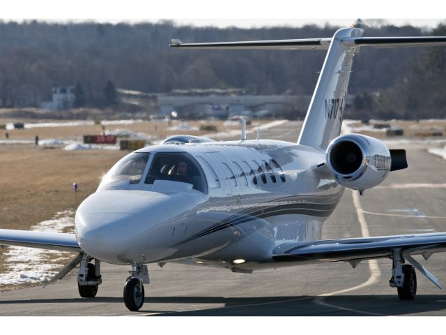 Cessna Citation CJ2+ (N717HA) - Taxiing for departure runway 26.