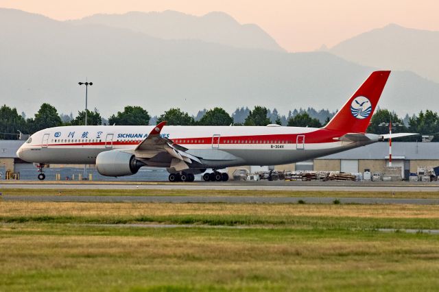 Airbus A350-900 (B-304V)