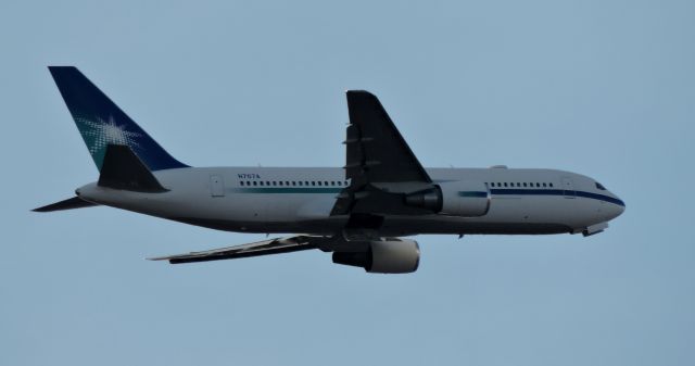 BOEING 767-200 (N767A) - Minutes before landing, Feb. 2019.