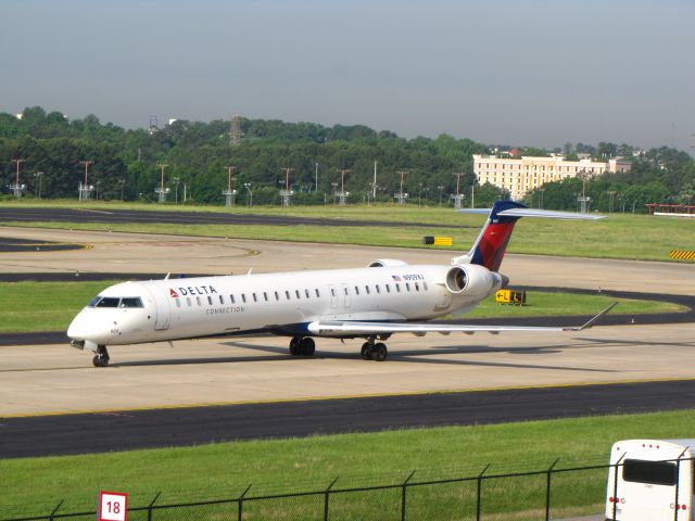 Canadair Regional Jet CRJ-900 (N909XJ)