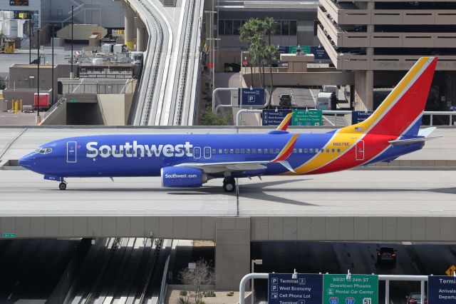 Boeing 737-800 (N8678E)
