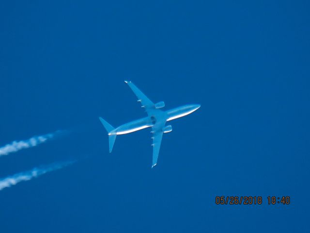 Boeing 737-800 (N16217)