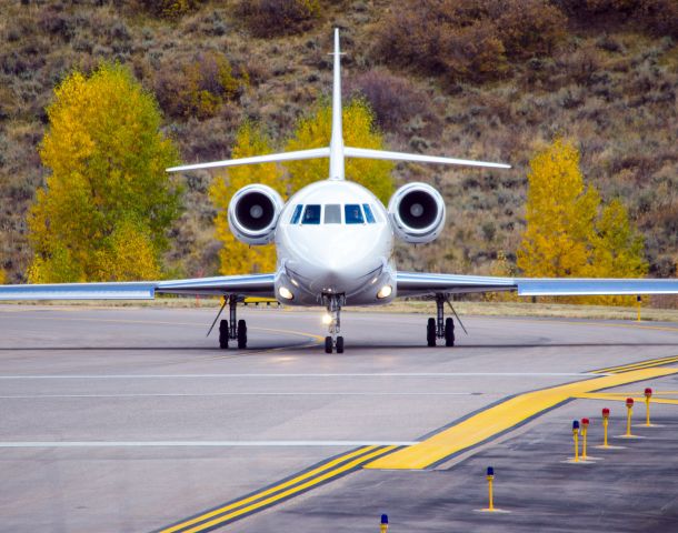 Dassault Falcon 2000 (N500R) - N500R KASE