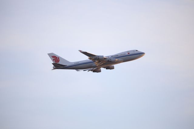 Boeing 747-400 (B-2475)