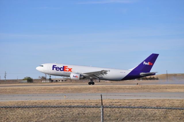 Airbus A300F4-600 (N685FE)