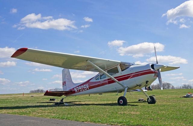 Cessna Skywagon 180 (N7926V) - Taken by Alexander Davidson