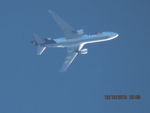 Boeing MD-11 (N588FE)