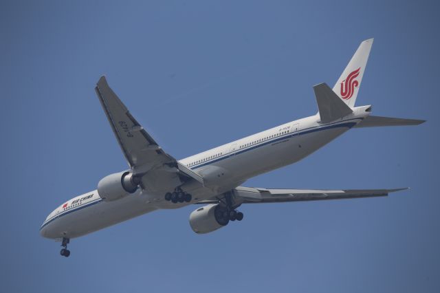 BOEING 777-300ER (B-1429)