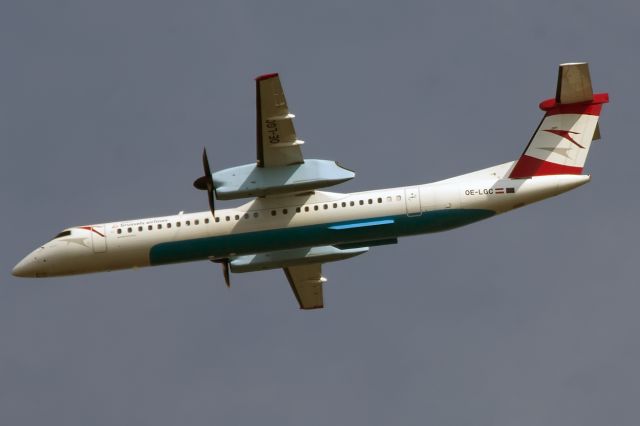 de Havilland Dash 8-400 (OE-LGC)